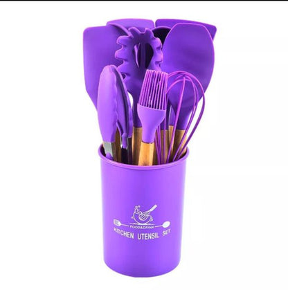 12 Pcs Set Wooden Handle Silicone Kitchen Utensils With Storage Bucket High Temperature Resistant And Non Stick Pot Spatula Spoon( Random Color )